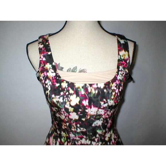 New Womens NWT $158 French Connection Fit Flare Dress Flowers Black Pink White 2 - Picture 5 of 10